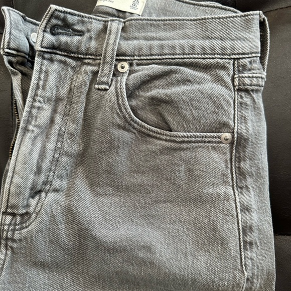 Abercrombie & Fitch Denim - Abercrombie & Fitch Women's Curve Love Gray Ankle Straight Leg Jeans